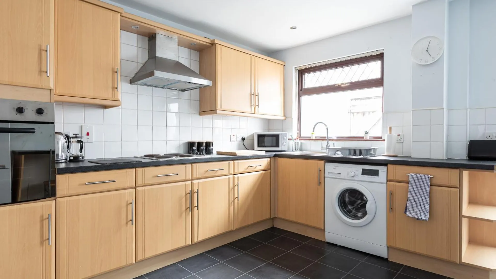 Belfast City - 3 Bedroom Cosy Home - Walking Distance To City 0*,  イギリス