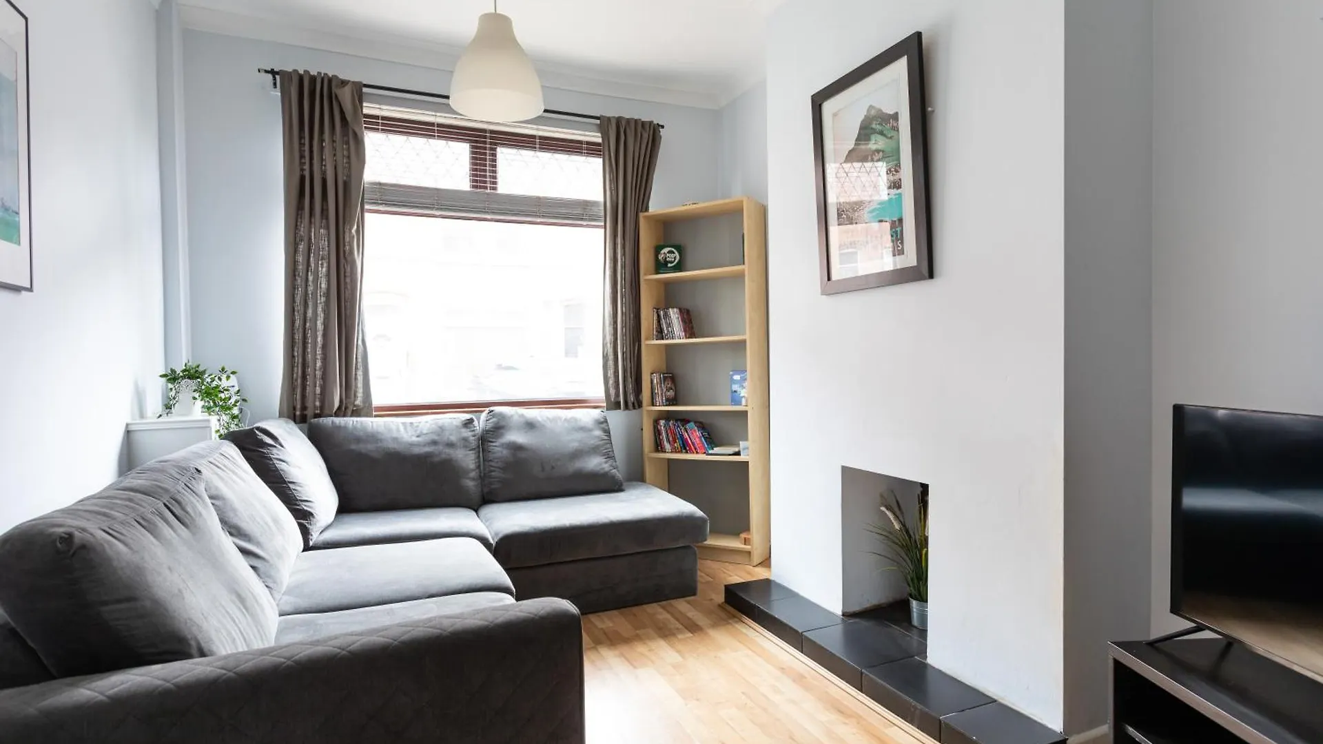 Belfast City - 3 Bedroom Cosy Home - Walking Distance To City