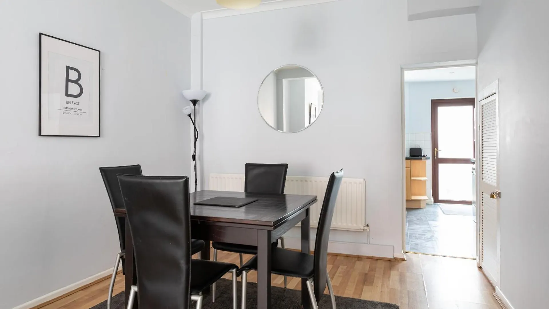 別荘 Belfast City - 3 Bedroom Cosy Home - Walking Distance To City