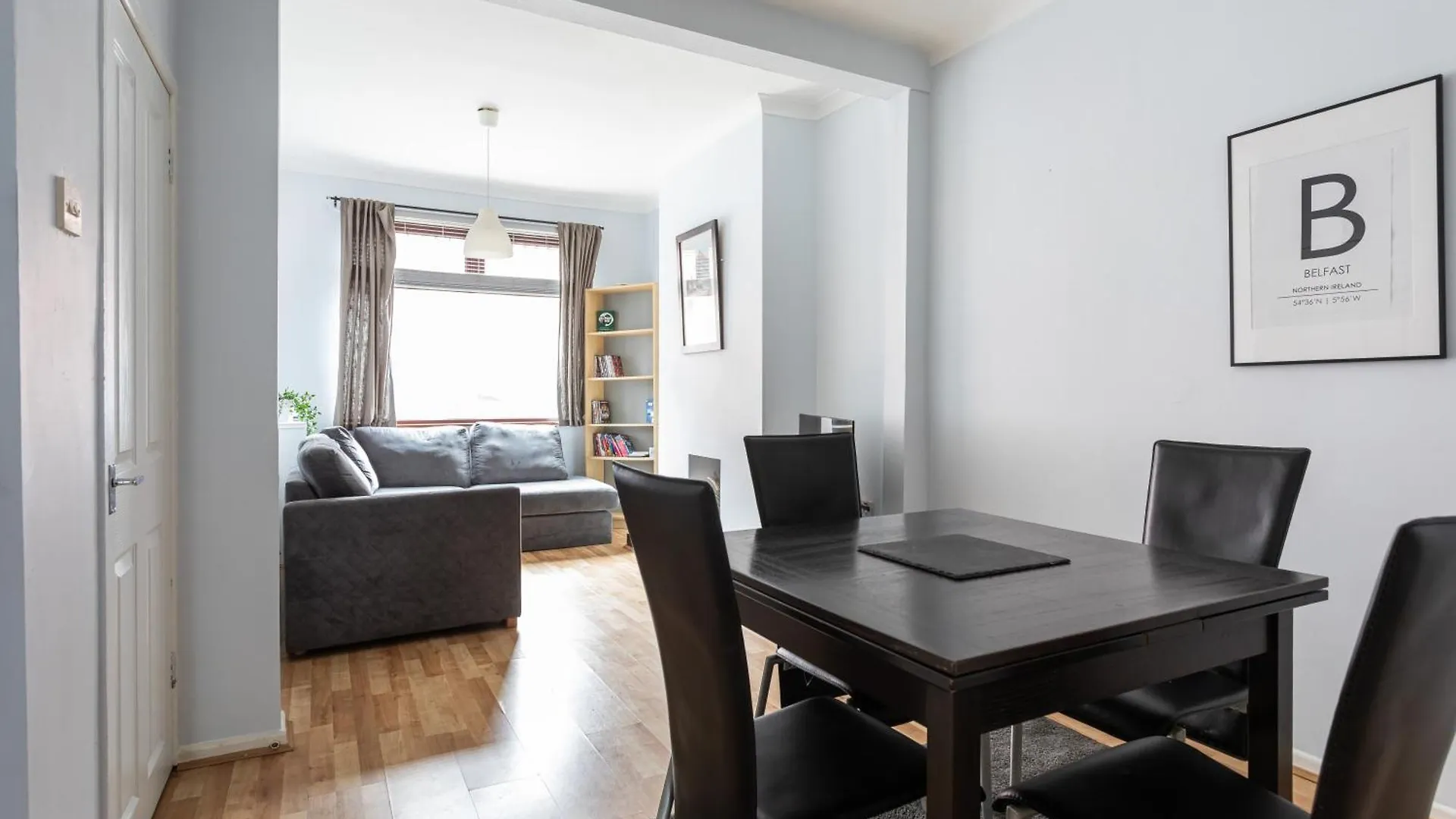 Belfast City - 3 Bedroom Cosy Home - Walking Distance To City 別荘